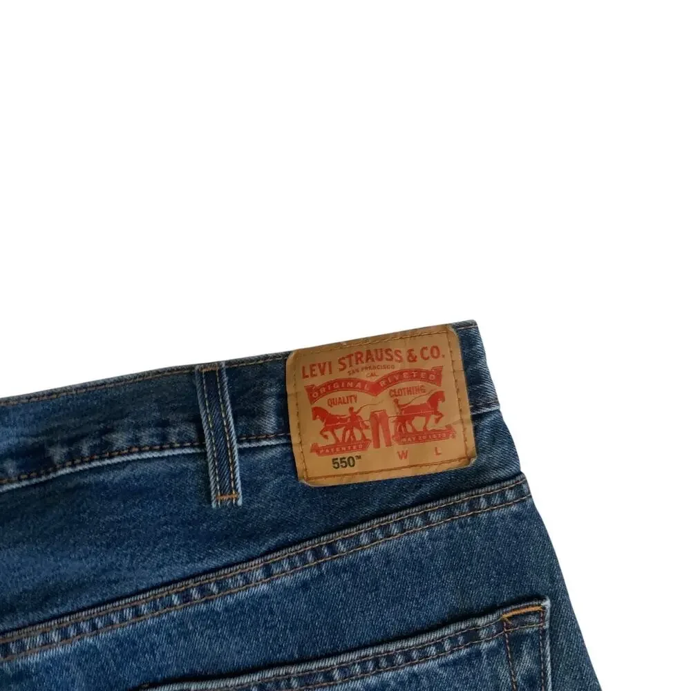 Levi's 550 Men's Size 44x30 Relaxed Fit Tapered Non-Stretch Denim Jeans